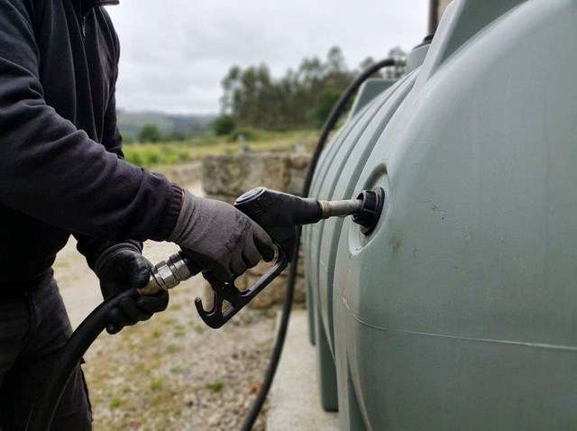 Pide ya tu distribución de gasóleos a domicilio en Soutomaior - Imagen 1